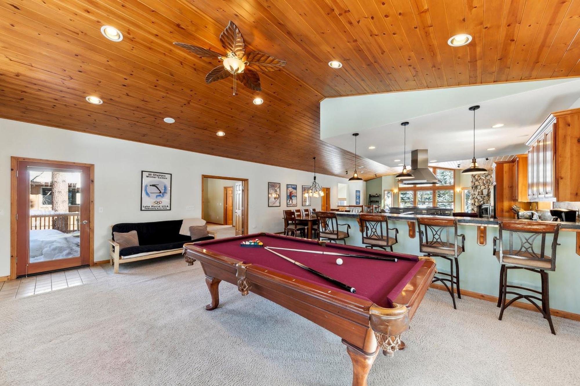 Artisan Chalet: Pet Friendly Deluxe Kitchen Games