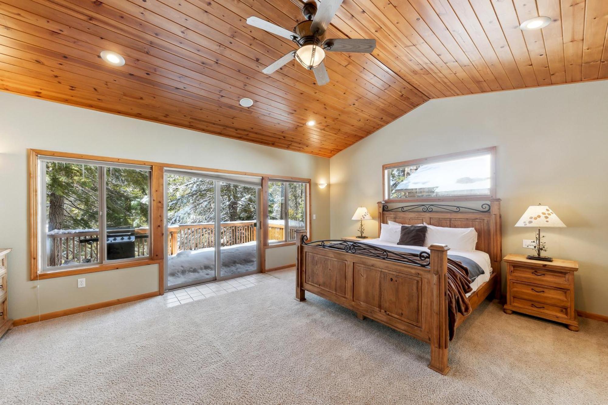 Apartment Artisan Chalet: Pet Friendly Deluxe Kitchen Games