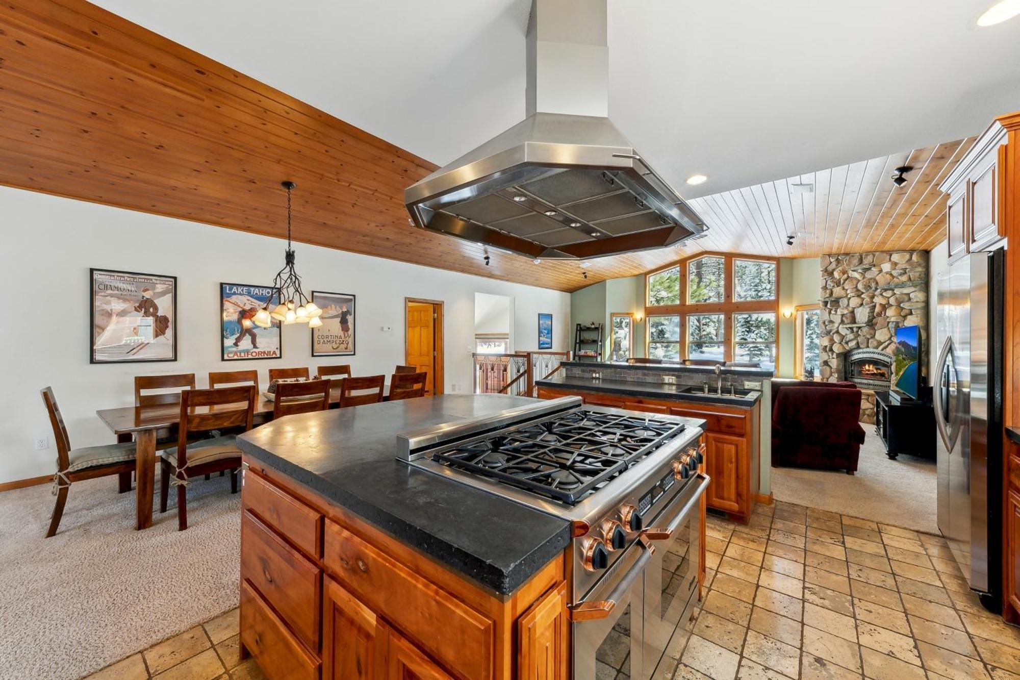 Artisan Chalet: Pet Friendly Deluxe Kitchen Games South Lake Tahoe